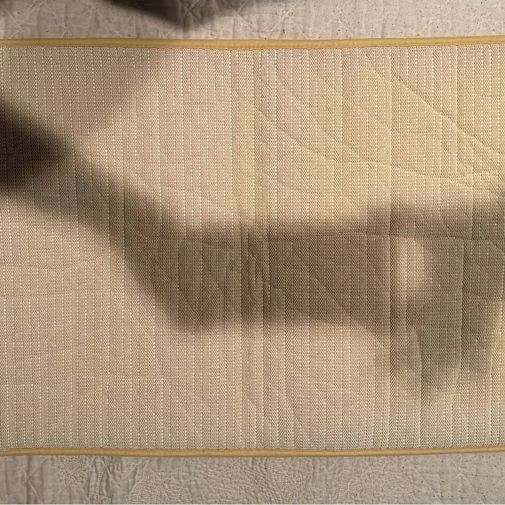 Bath floor mat- gold & white! Tag cut off! Super cute! Great condition!